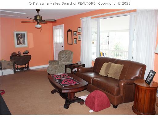 121 Hickory Road Charleston, WV 25314 - Photo 2 of 8 Living Room.