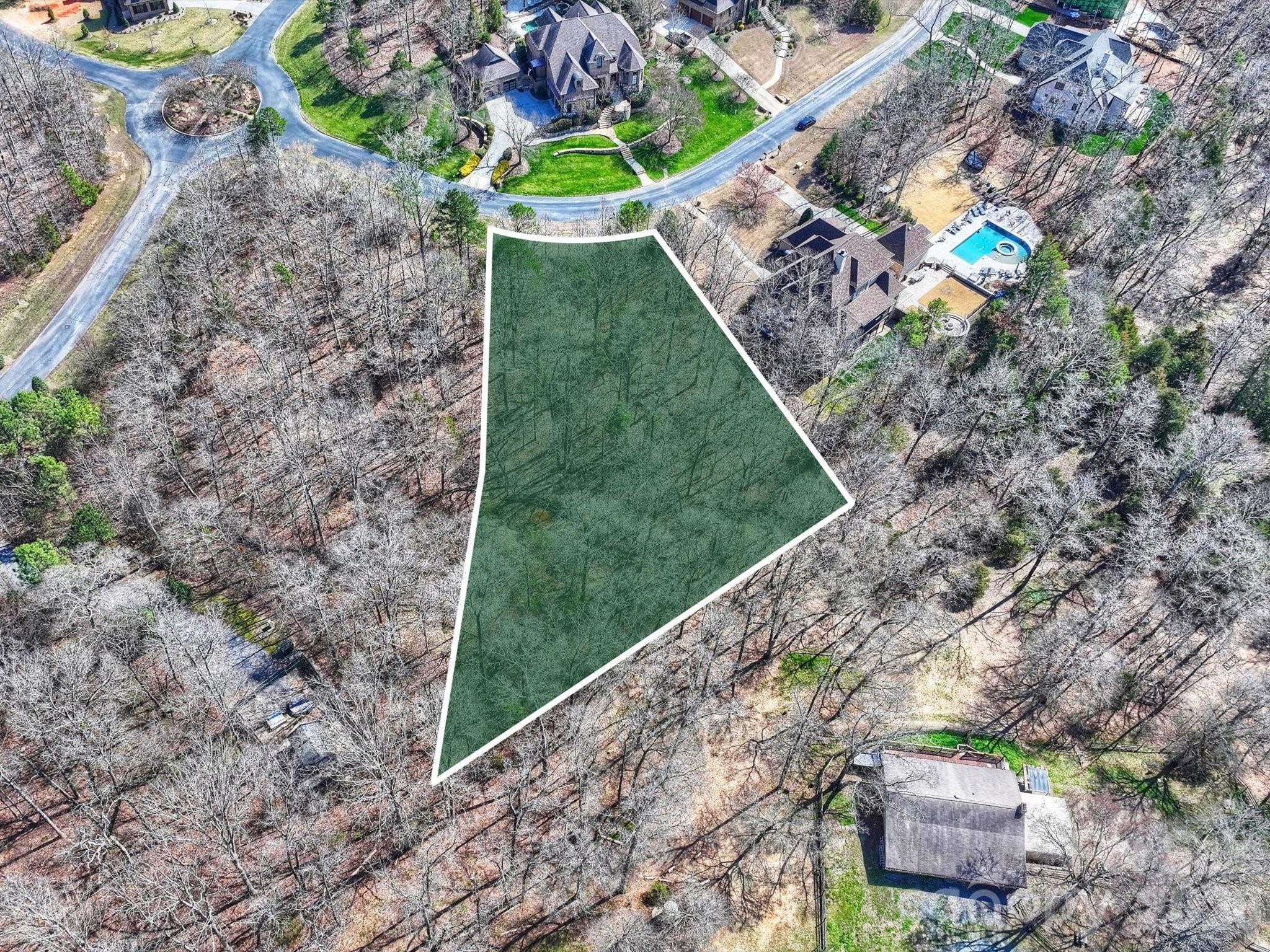 7316 Barrington Ridge Drive, Unit 14 Fort Mill, SC 29707 - Photo 8 of 10 a view of a yard with plants