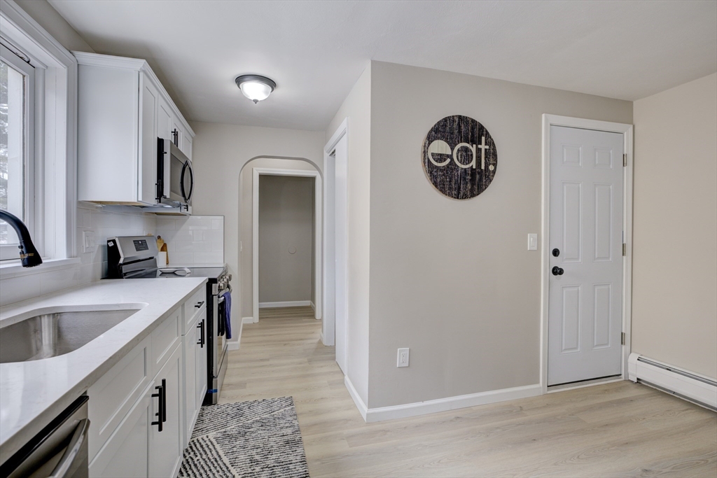 172 Belmont Avenue Springfield, MA 01108 - Photo 3 of 41