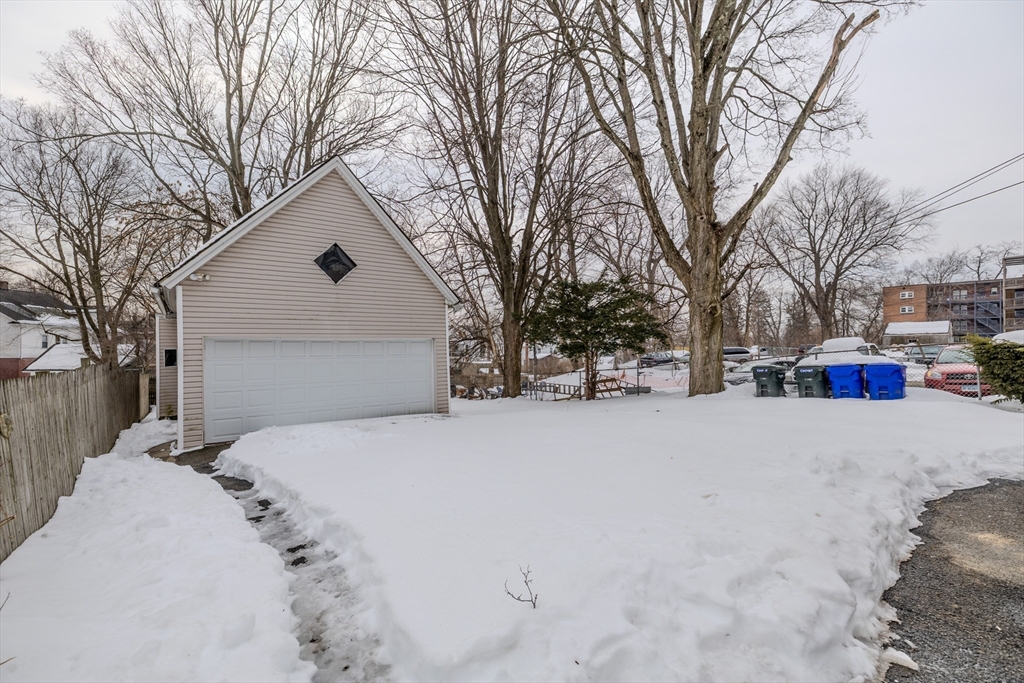 172 Belmont Avenue Springfield, MA 01108 - Photo 35 of 41