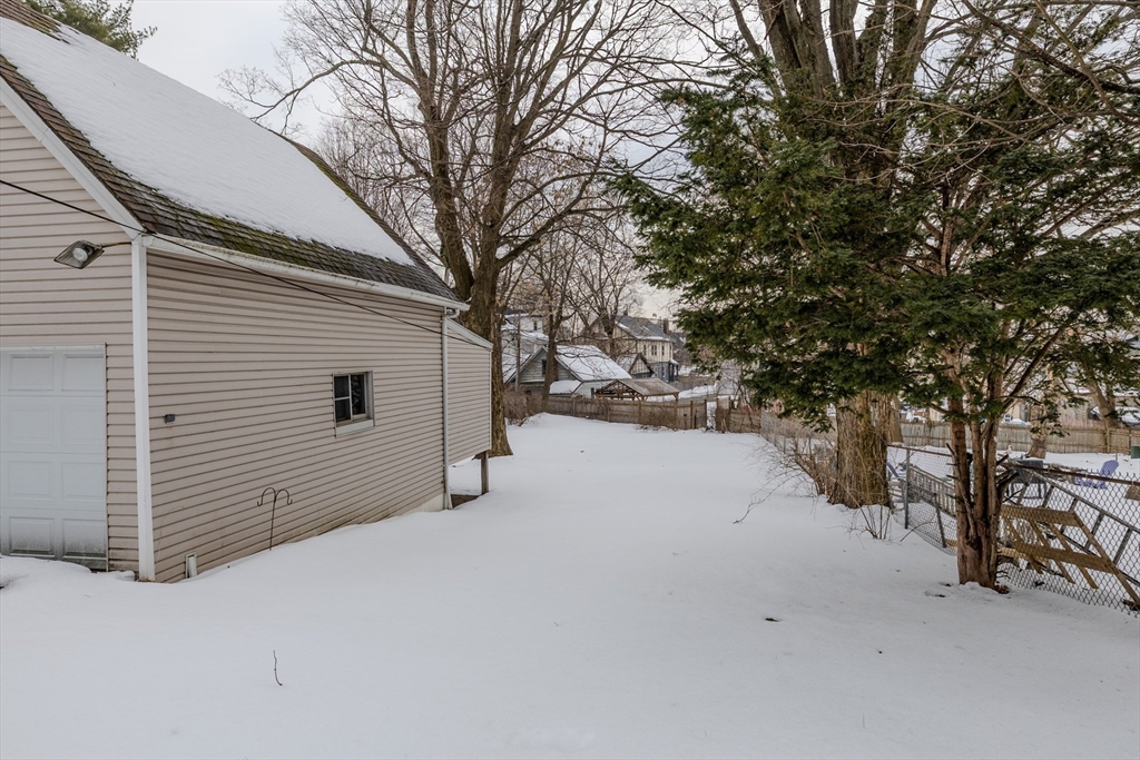 172 Belmont Avenue Springfield, MA 01108 - Photo 37 of 41