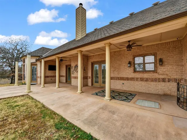 $849,900 | 525 Sugartree Drive, Lipan, TX 76462