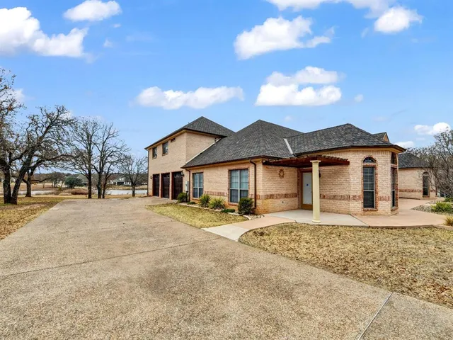 $849,900 | 525 Sugartree Drive, Lipan, TX 76462