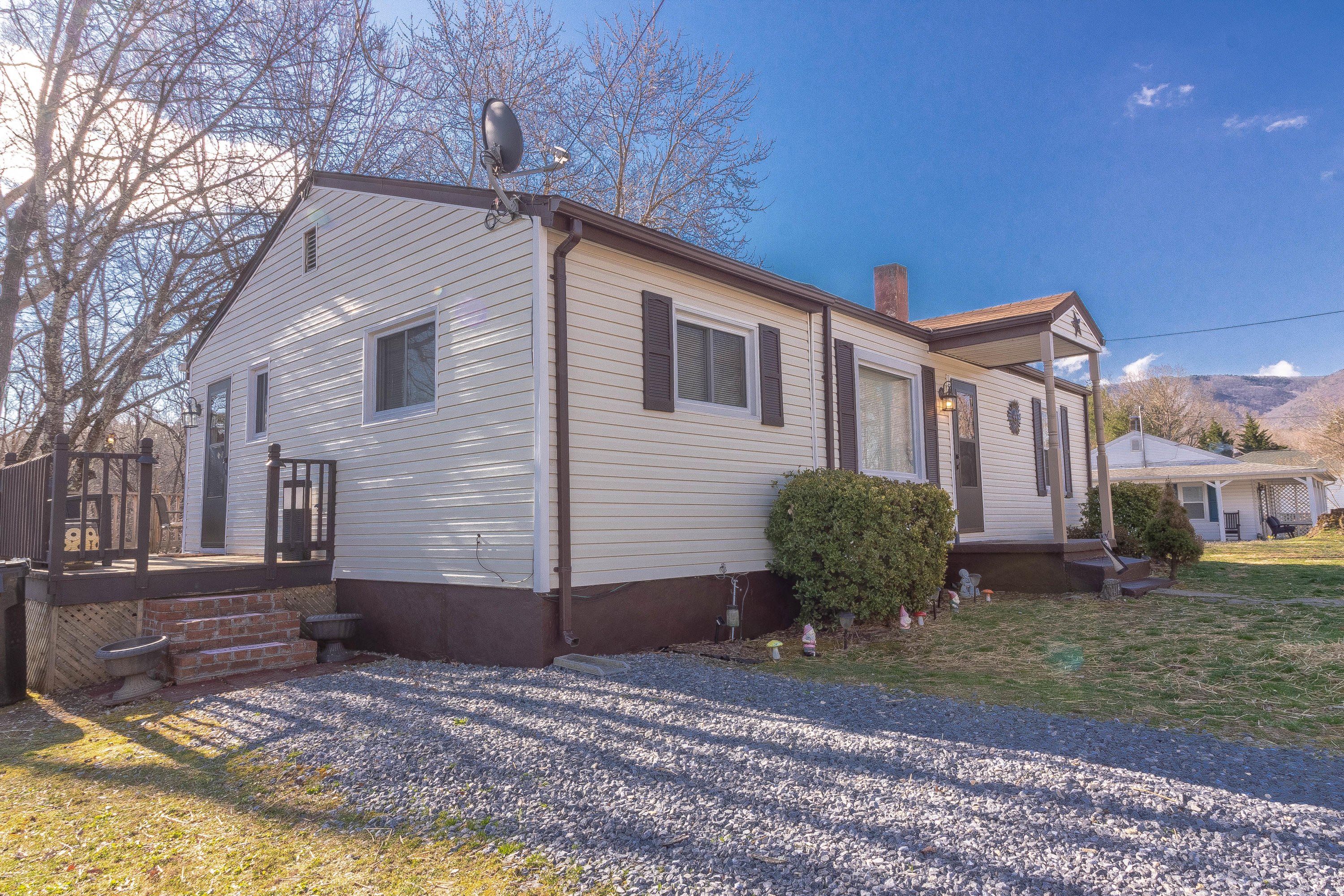 3983 Ridge Drive Salem, VA 24153 - Photo 9 of 26 3983 Ridge DR. Salem, VA 24153