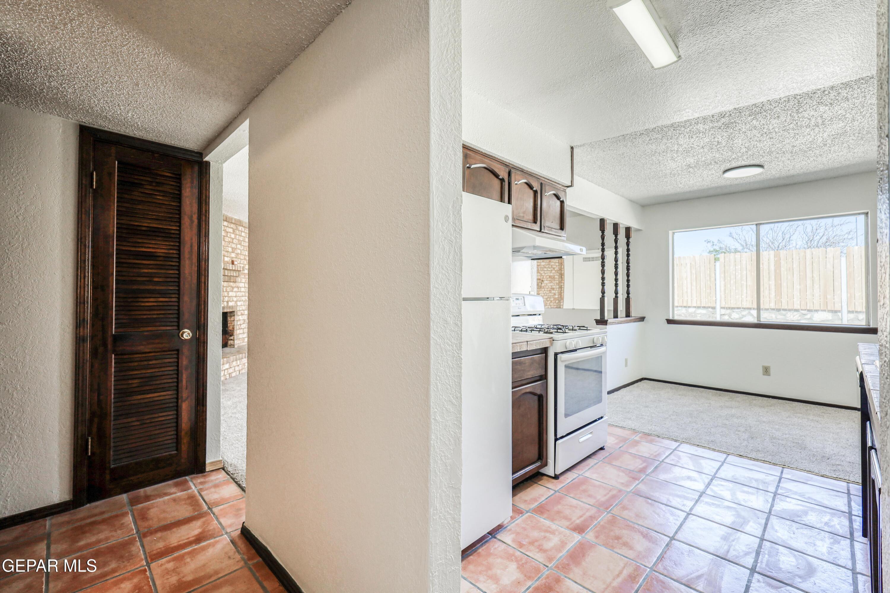 321 Gus Rallis Drive El Paso, TX 79932 - Photo 7 of 38 IMG_8266_HDR