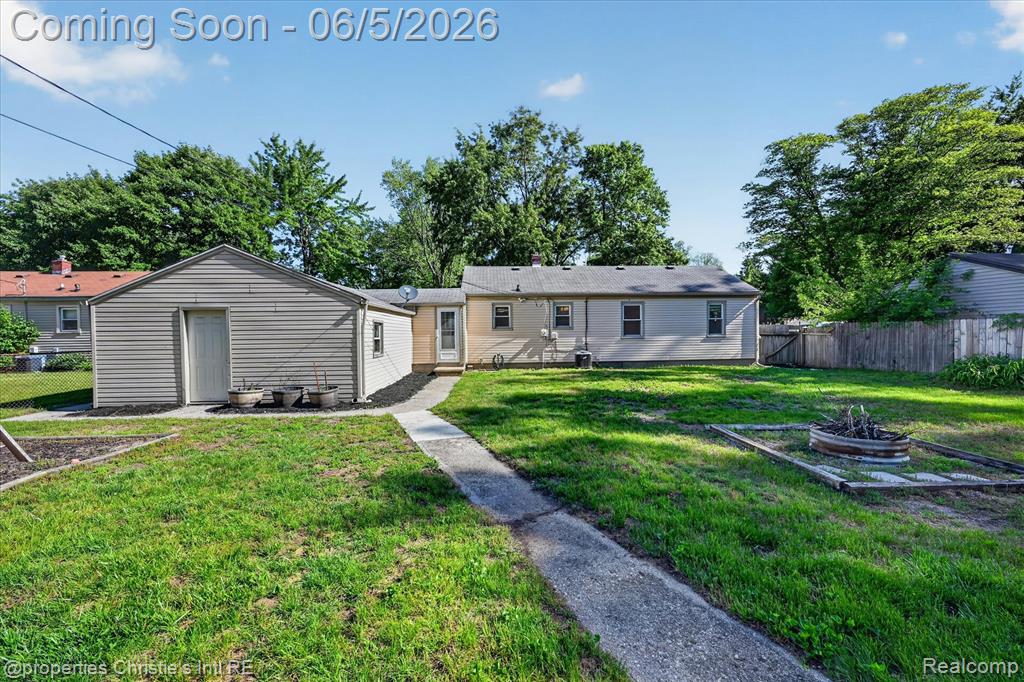 39185 Chase Street Romulus, MI 48174 - Photo 23 of 34