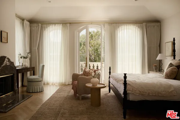 $75,000 | 628 North Rodeo Drive, Beverly Hills, CA 90210