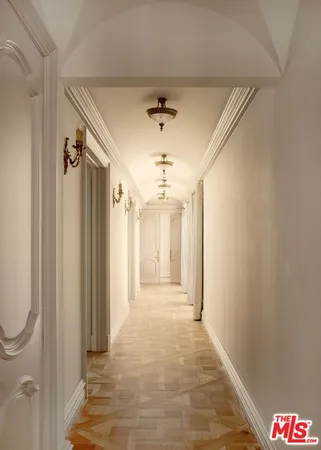 $75,000 | 628 North Rodeo Drive, Beverly Hills, CA 90210