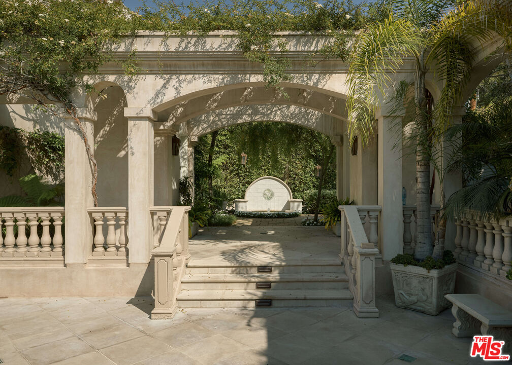 628 North Rodeo Drive Beverly Hills, CA 90210 - Photo 29 of 32