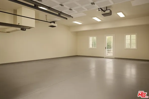 $75,000 | 628 North Rodeo Drive, Beverly Hills, CA 90210