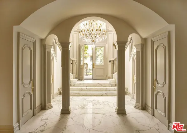 $75,000 | 628 North Rodeo Drive, Beverly Hills, CA 90210