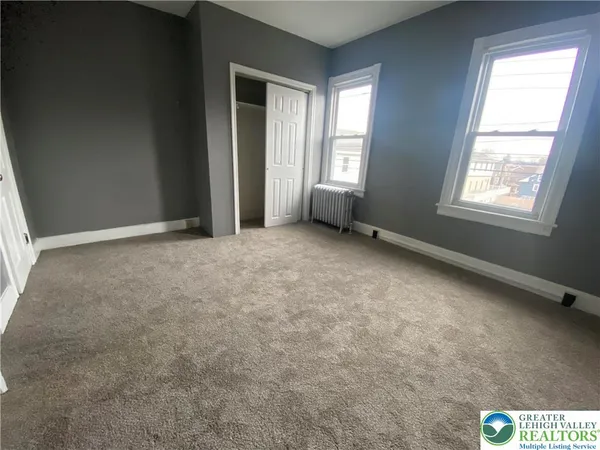 $1,795 | 122 South Spruce Street, Nazareth, PA 18064