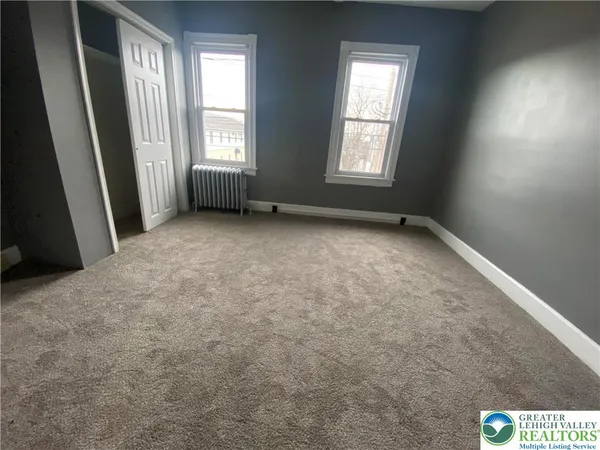 $1,795 | 122 South Spruce Street, Nazareth, PA 18064