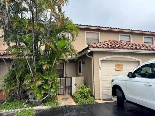 $349,900 | 2531 West 60th Place, Unit 10518, Hialeah, FL 33016