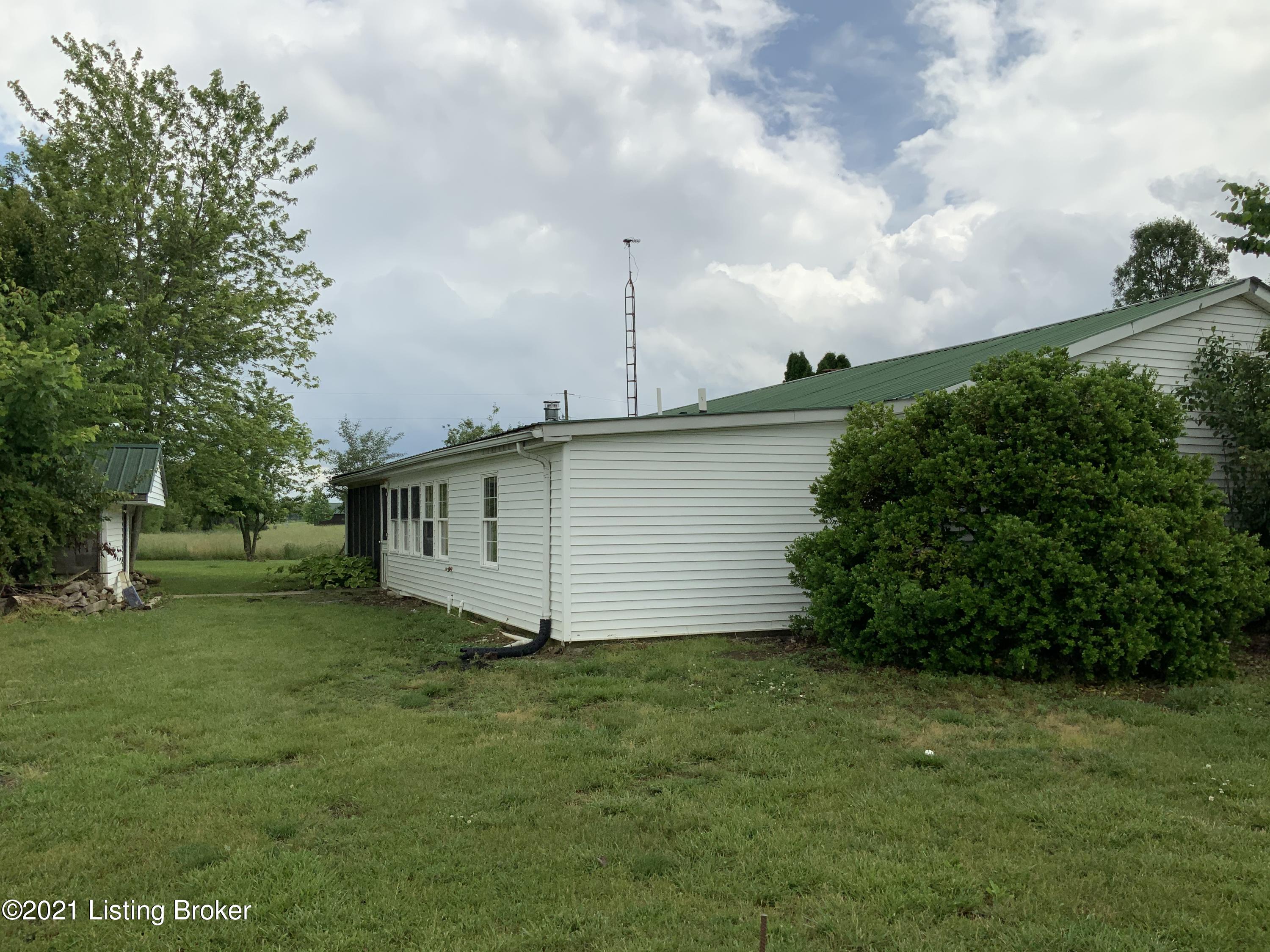 337 Lee Miller Road Leitchfield, KY 42754 - Photo 5 of 30 84C87071-7929-4BEB-A3A8-27E3AEB36995