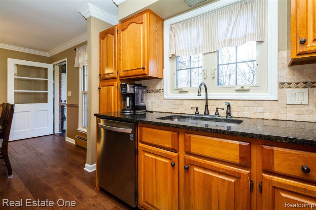 2236 Oklahoma Avenue Rochester Hills, MI 48309 - Photo 18 of 57