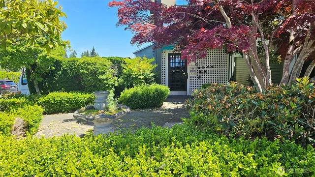 $325,000 | 7924 212th Street Southwest, Unit 104, Edmonds, WA 98026