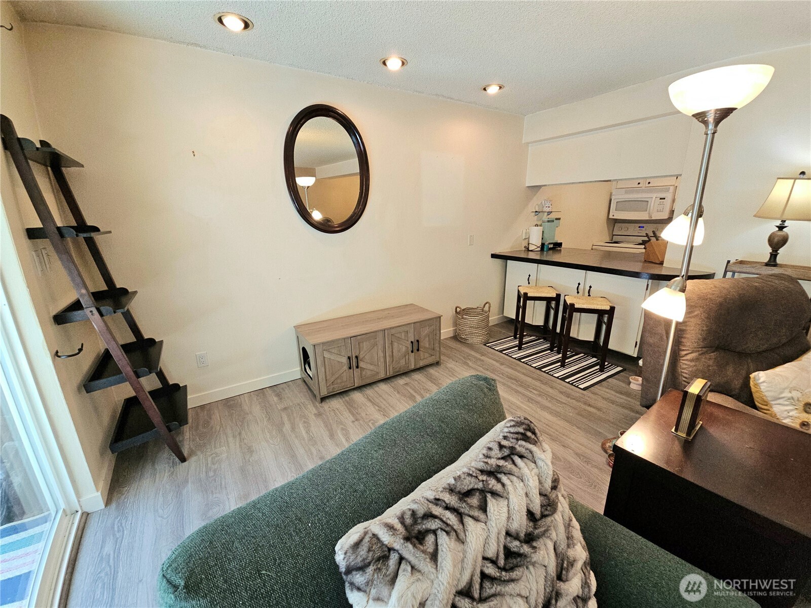 7924 212th Street Southwest, Unit 104 Edmonds, WA 98026 - Photo 10 of 27