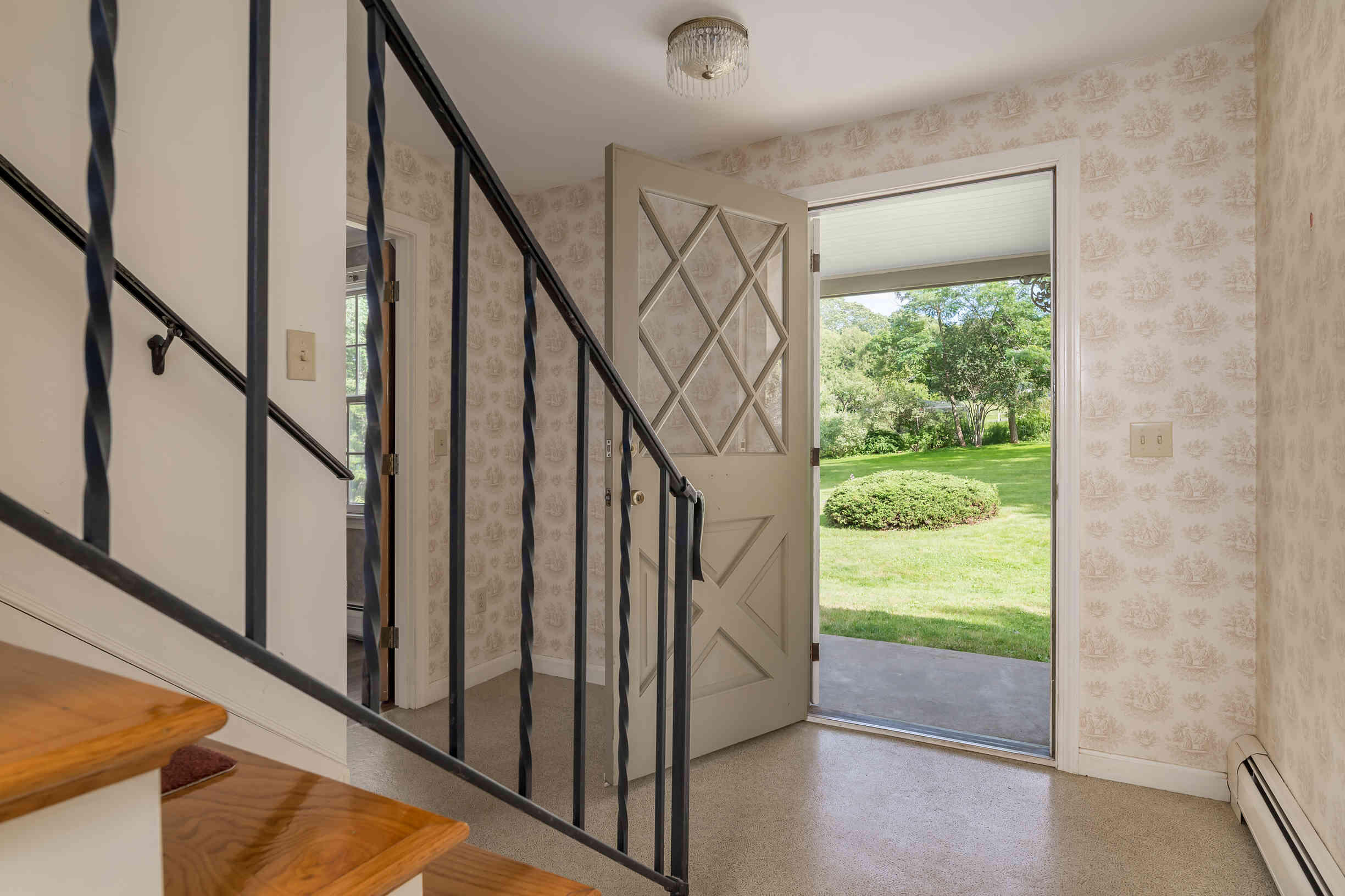 3 Long Cove Road York, ME 03909 - Photo 14 of 29 14-Entry Way