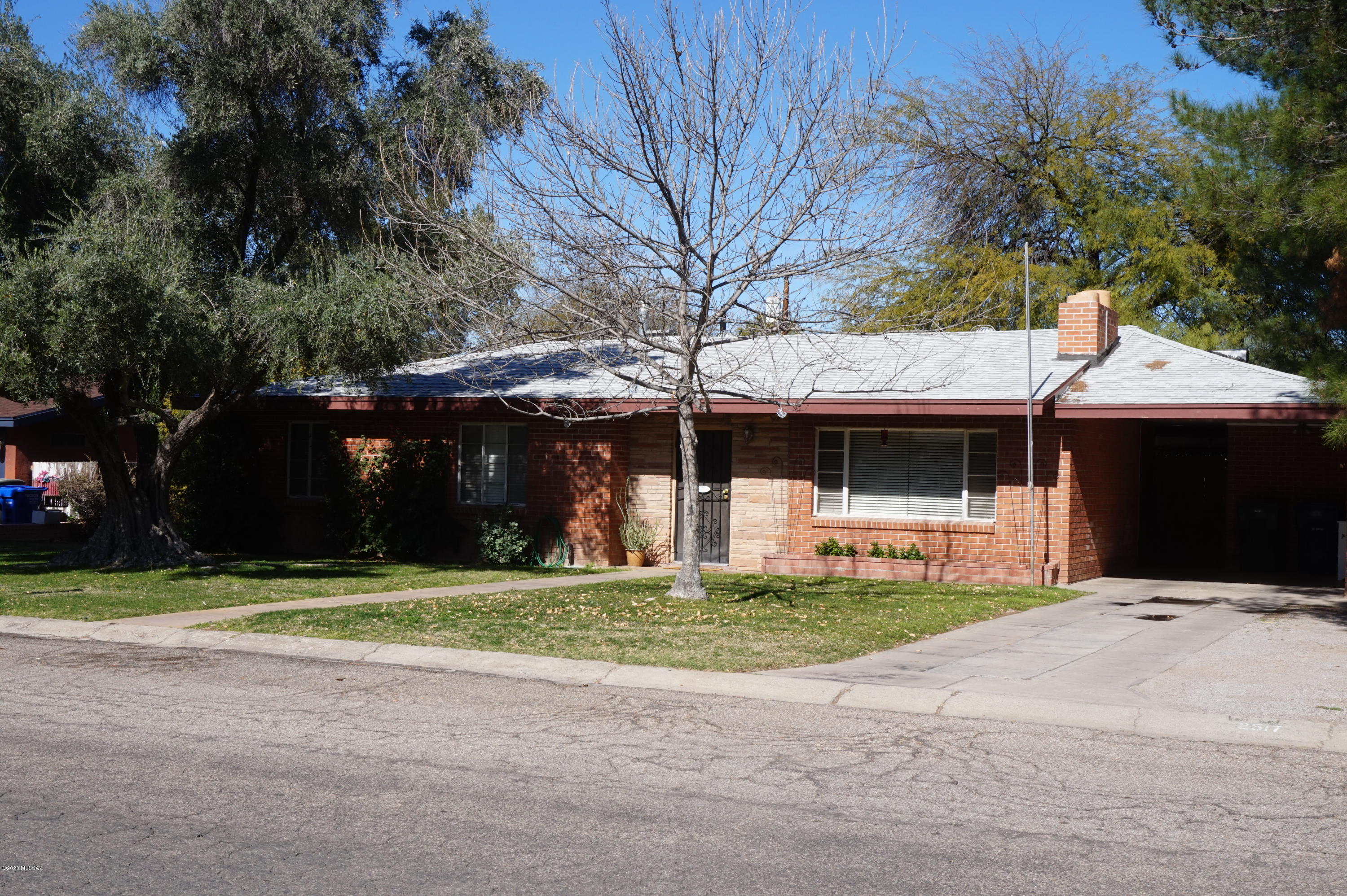 2517 East Kleindale Road Tucson, AZ 85716 - Photo 1 of 41