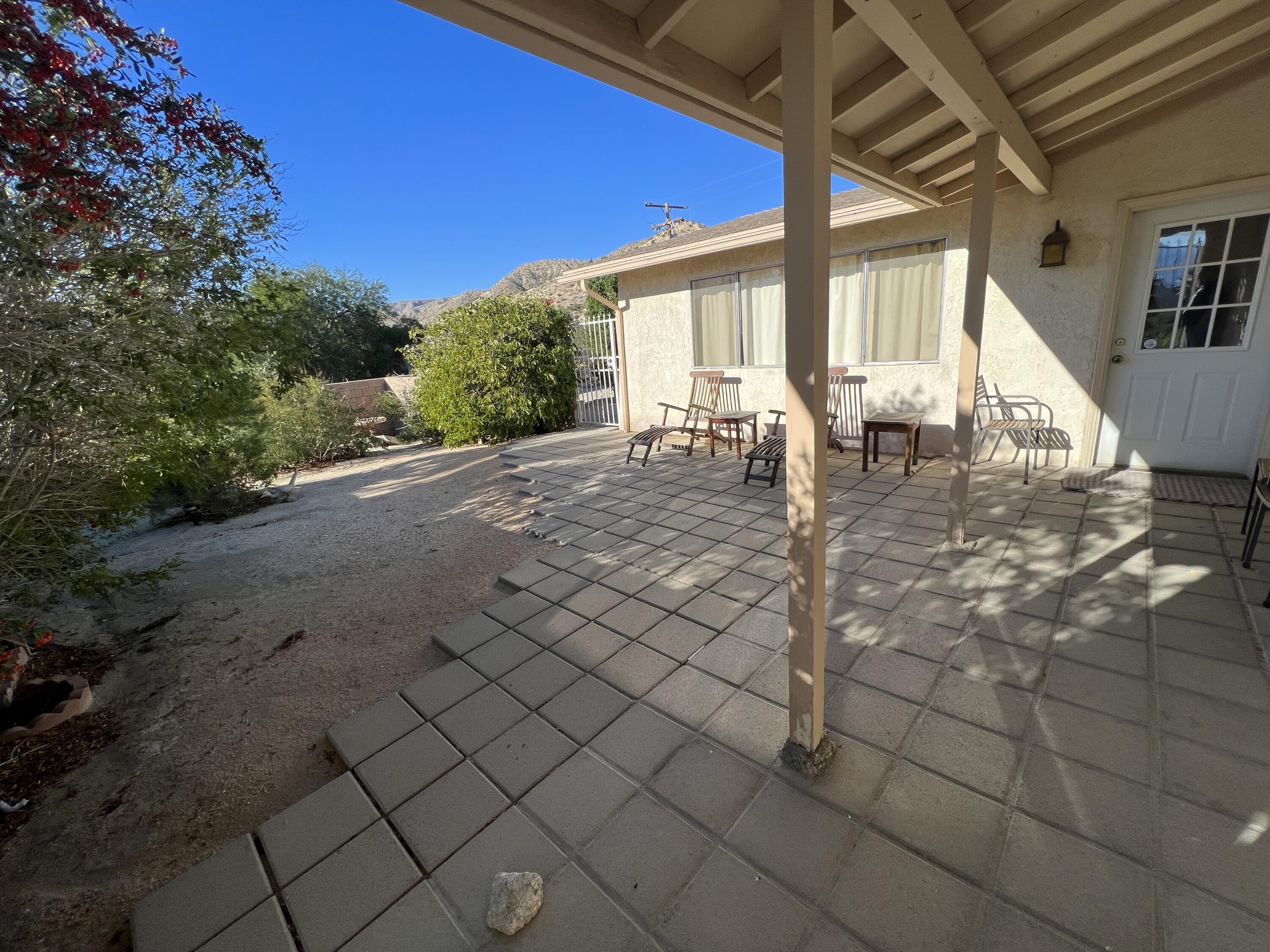 9551 Santa Cruz Road Desert Hot Springs, CA 92240 - Photo 9 of 19 Front Courtyard