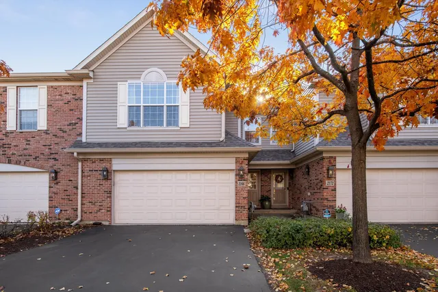$385,000 | 2166 Ivy Ridge Drive, Hoffman Estates, IL 60192