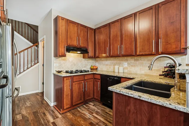 $385,000 | 2166 Ivy Ridge Drive, Hoffman Estates, IL 60192