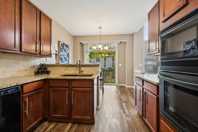 $385,000 | 2166 Ivy Ridge Drive, Hoffman Estates, IL 60192