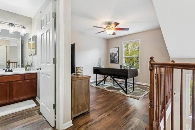 $385,000 | 2166 Ivy Ridge Drive, Hoffman Estates, IL 60192