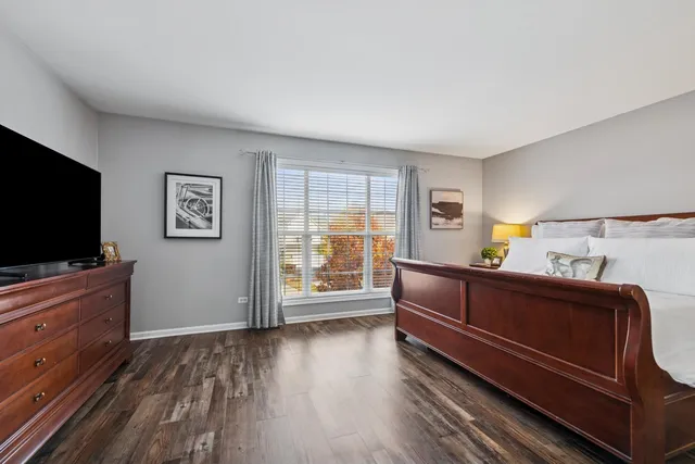 $385,000 | 2166 Ivy Ridge Drive, Hoffman Estates, IL 60192