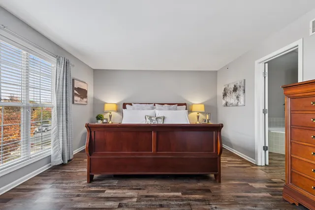 $385,000 | 2166 Ivy Ridge Drive, Hoffman Estates, IL 60192