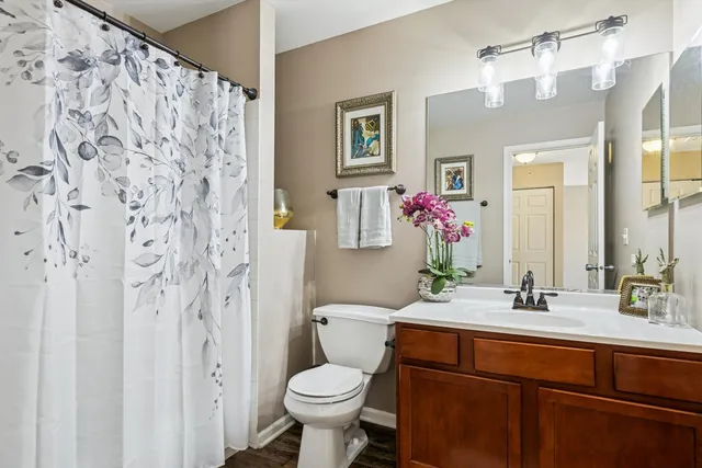 $385,000 | 2166 Ivy Ridge Drive, Hoffman Estates, IL 60192