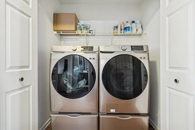 $385,000 | 2166 Ivy Ridge Drive, Hoffman Estates, IL 60192