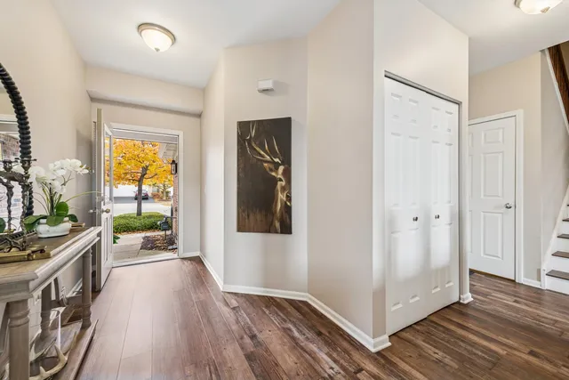 $385,000 | 2166 Ivy Ridge Drive, Hoffman Estates, IL 60192