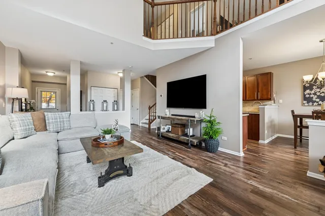 $385,000 | 2166 Ivy Ridge Drive, Hoffman Estates, IL 60192