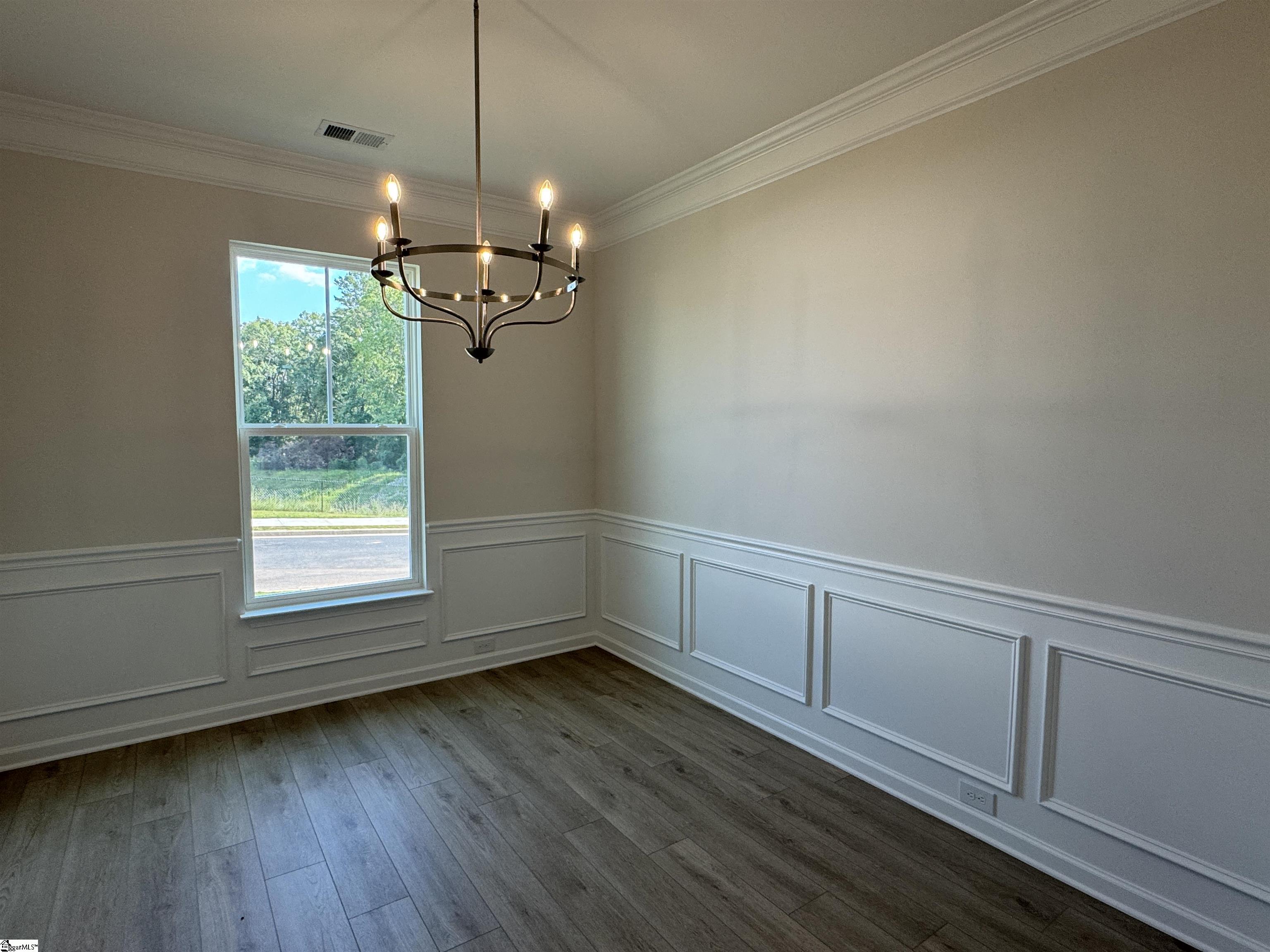 672 Columbus Circle Simpsonville, SC 29680 - Photo 3 of 16 Gallery Image 3