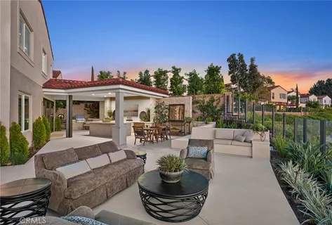 $2,995,000 | 42 Gardenpath, Irvine, CA 92603