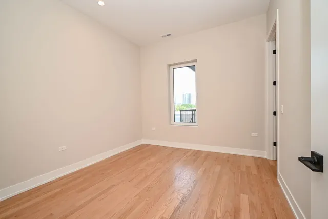 $3,500 | 2127 West Madison Street, Unit 404, Chicago, IL 60612