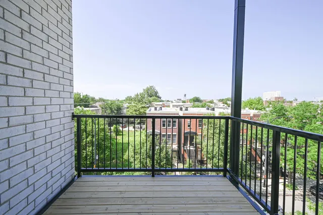 $3,500 | 2127 West Madison Street, Unit 404, Chicago, IL 60612