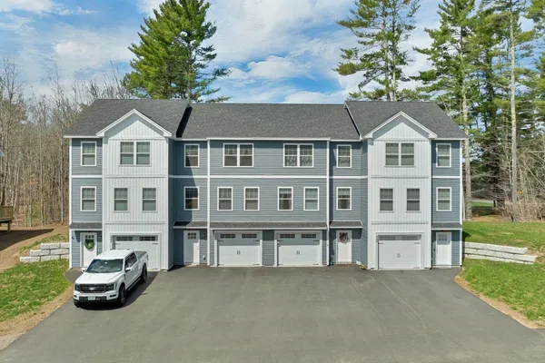 $434,900 | 10 C Wentworth Lane, Barrington, NH 03825
