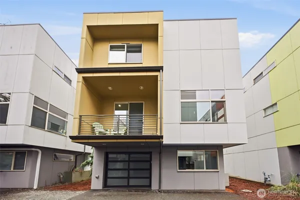 $830,000 | 717 Martin Luther King Jr Way South, Unit B, Seattle, WA 98144