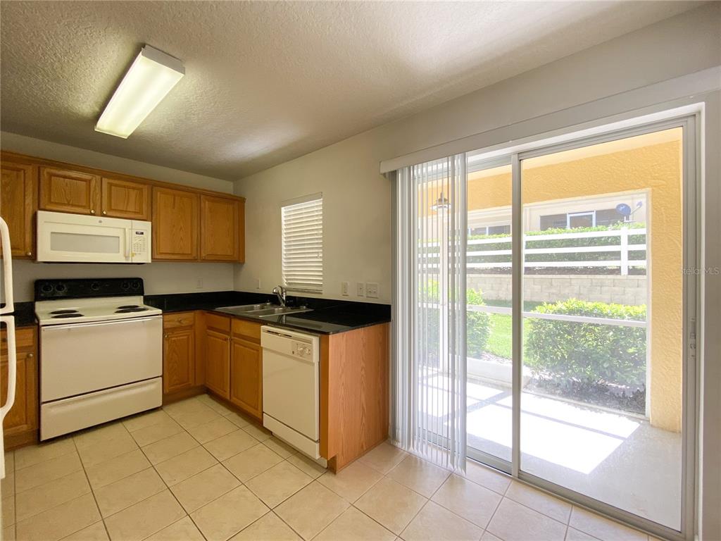 253 Castlekeeper Place Valrico, FL 33594 - Photo 7 of 18