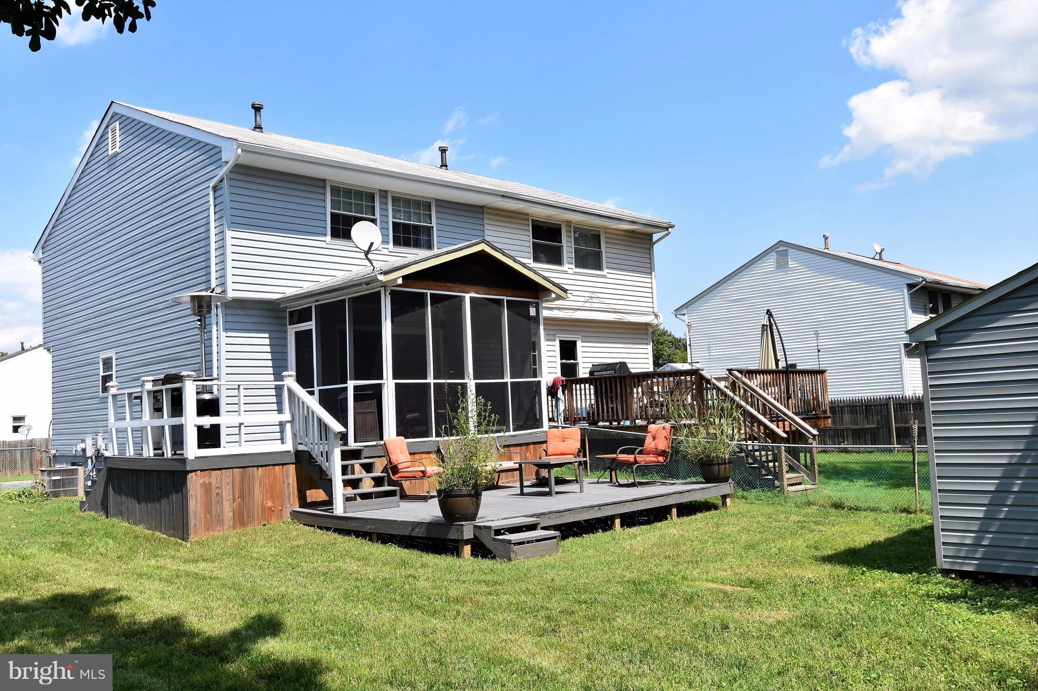 8554 Beacon Point Road Pasadena, MD 21122 - Photo 28 of 30 11x16 back deck