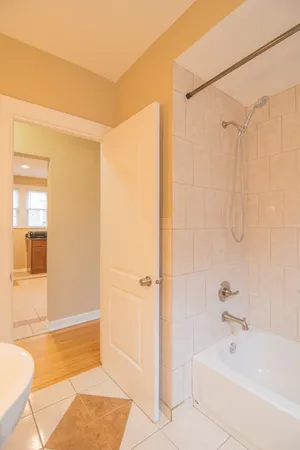 $2,450 | 12123 South Lafayette Avenue, Chicago, IL 60628
