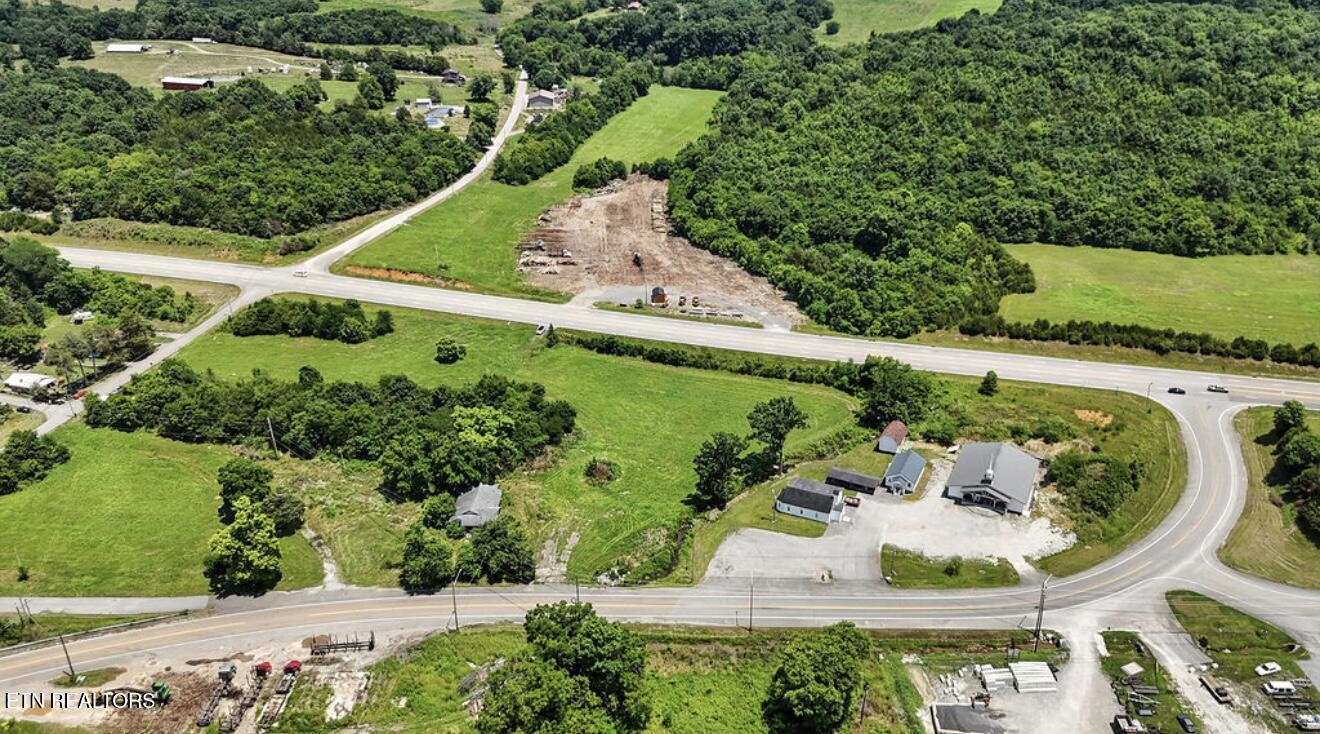 307 Old Kentucky Road Tazewell, TN 37879 - Photo 7 of 20 IMG_6267