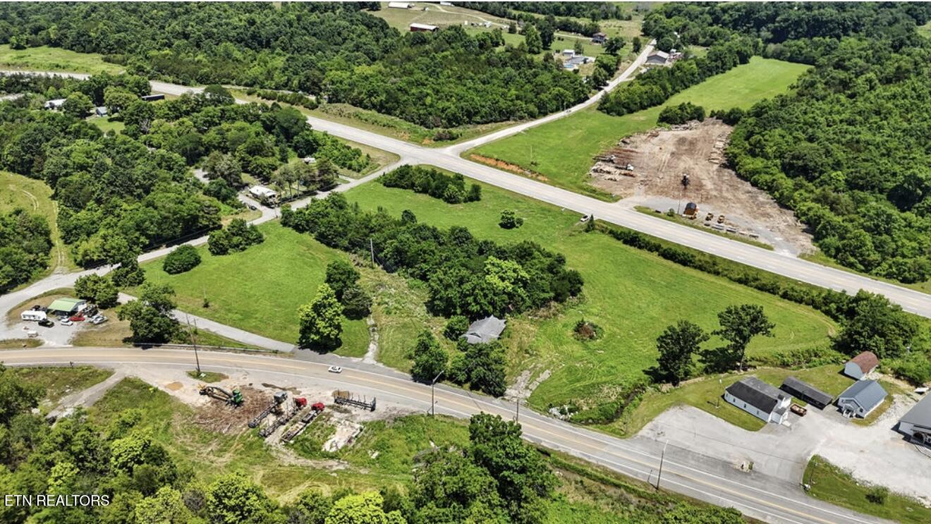 307 Old Kentucky Road Tazewell, TN 37879 - Photo 8 of 20 IMG_6266