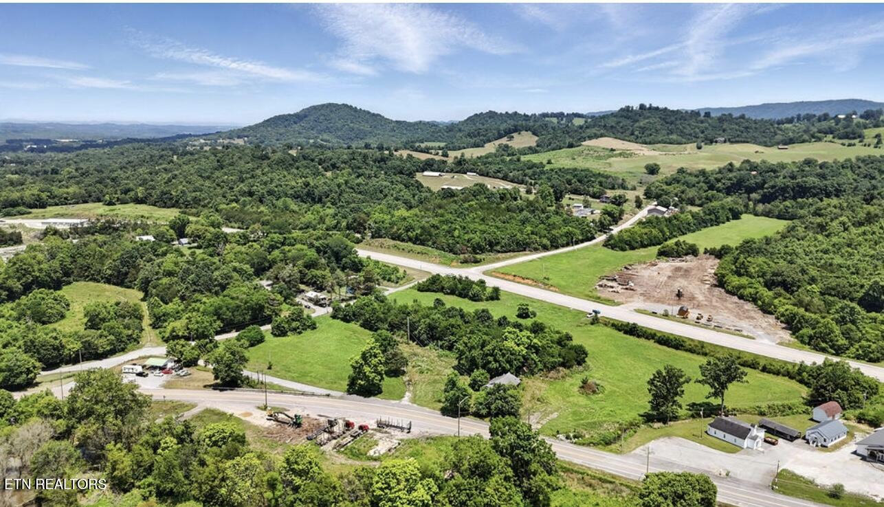 307 Old Kentucky Road Tazewell, TN 37879 - Photo 9 of 20 IMG_6265