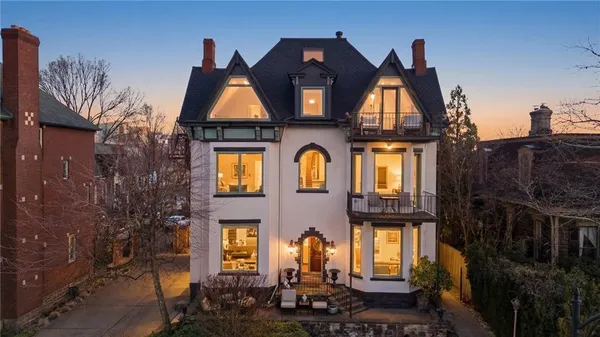 $575,000 | 229 Grandview Avenue, Unit 3, Pittsburgh, PA 15211