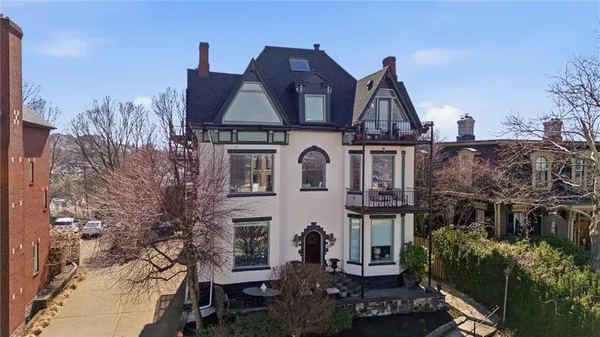 $549,900 | 229 Grandview Avenue, Unit 3, Pittsburgh, PA 15211