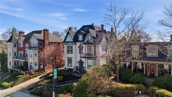 $549,900 | 229 Grandview Avenue, Unit 3, Pittsburgh, PA 15211